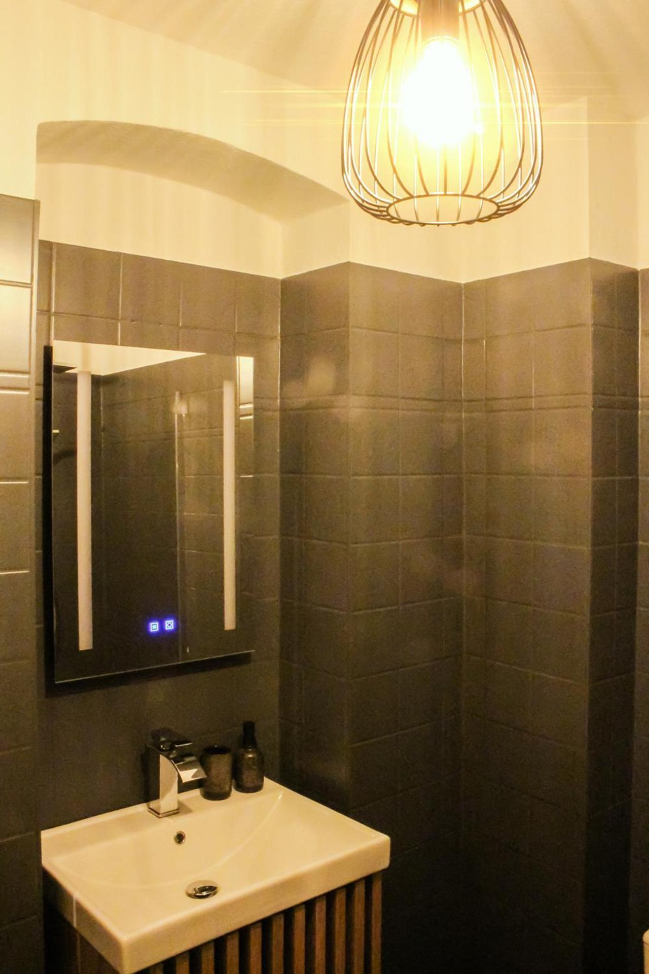 Nuwilu One - Apartment Mit Balkon Im Herzen Erfurts - Magenta Tv- Netflix - Disney Ngoại thất bức ảnh